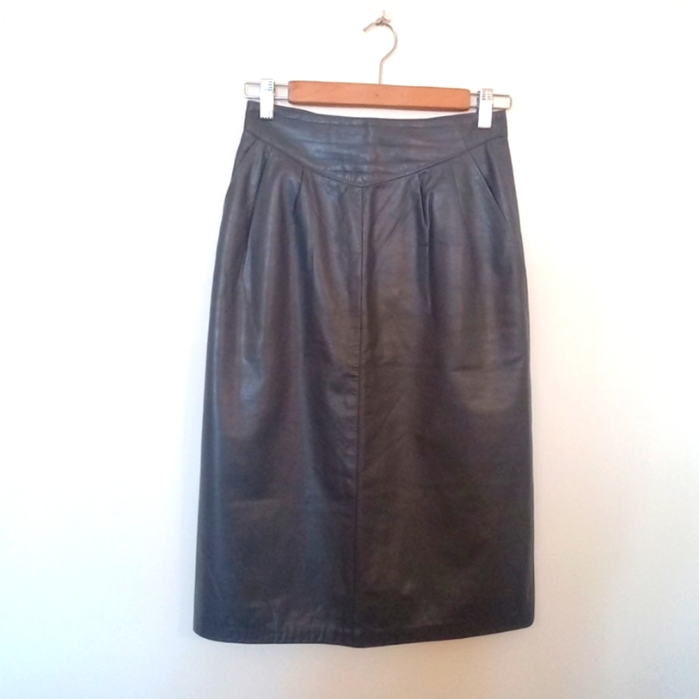 Vintage Woman's Grey Leather Pkeated V Shape Waistband Midi Skirt Pockets Small